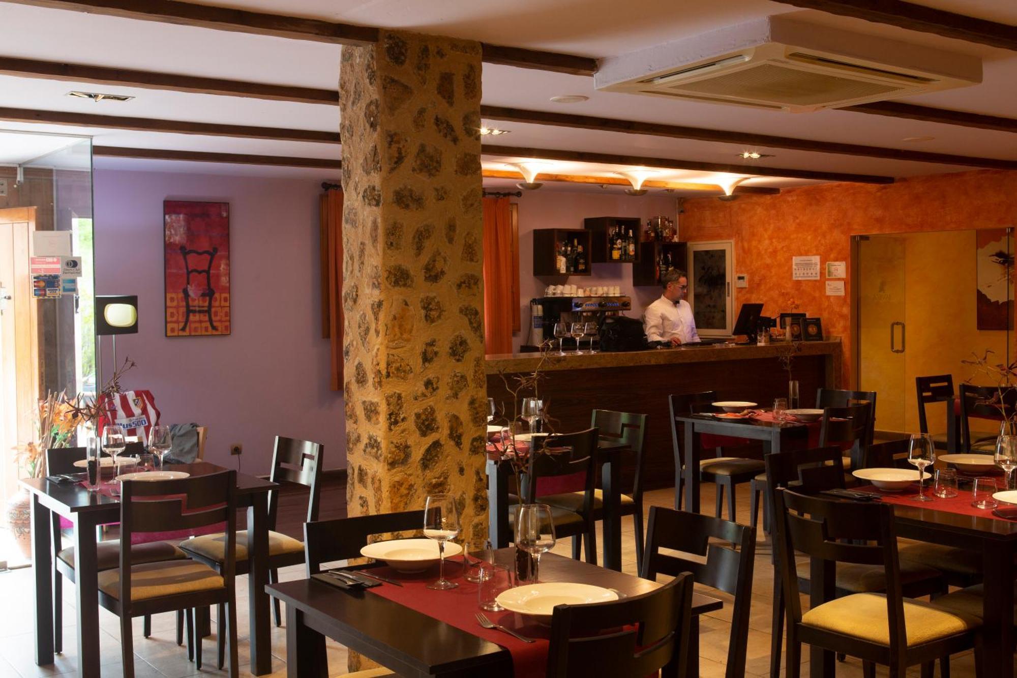 Hostal Bavieca Мединасели Экстерьер фото