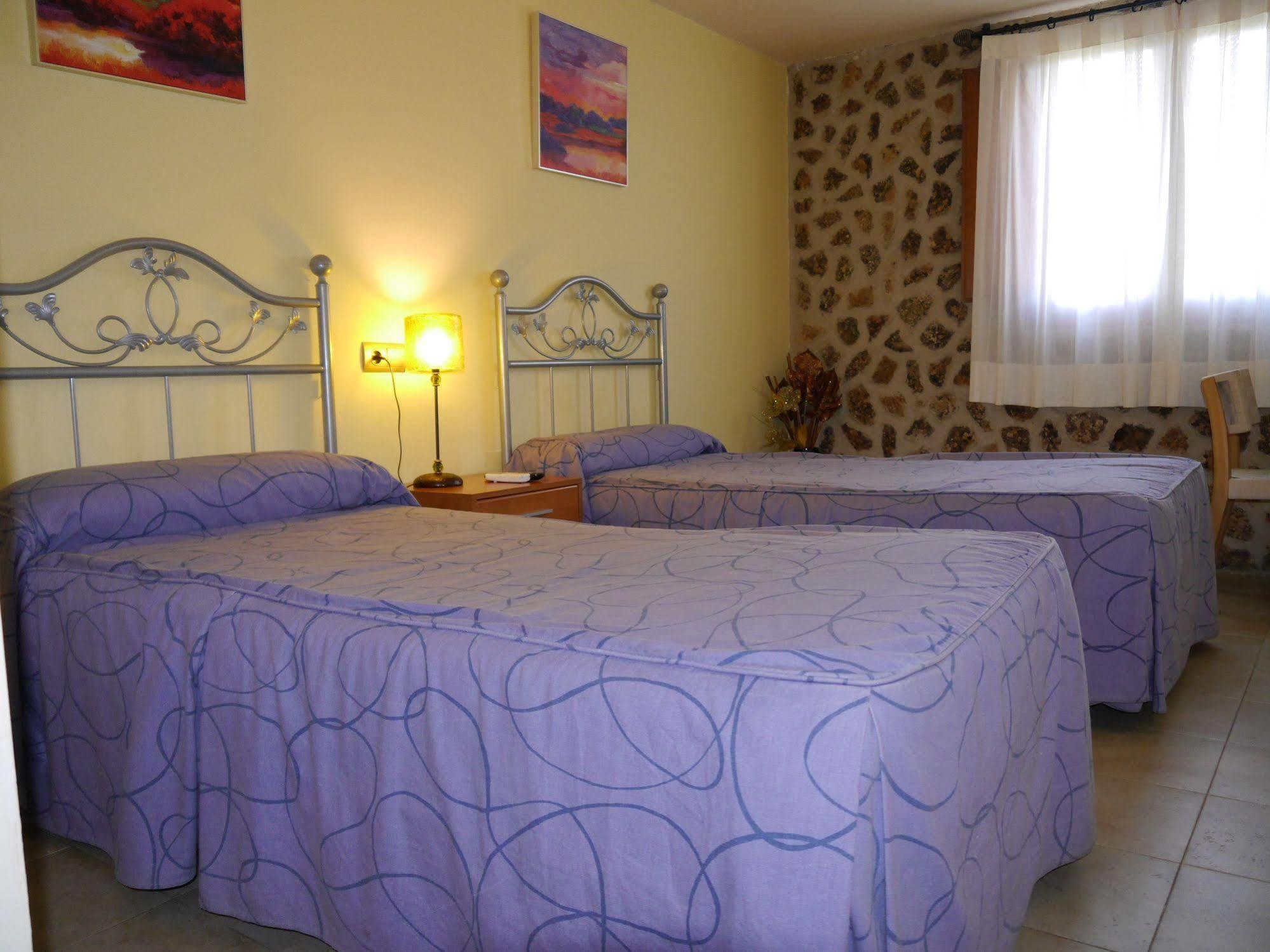 Hostal Bavieca Мединасели Экстерьер фото